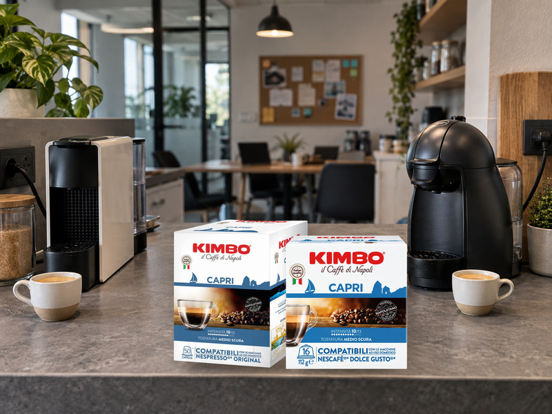 Kimbo Capri капсули за Nespresso Original и Dolce Gusto между две различни кафемашини